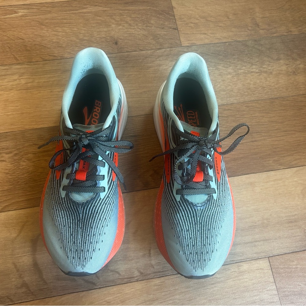 Women’s Brooks Hyperion Max size 8